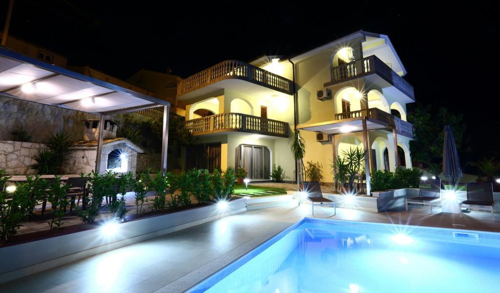 Apartments Bago โตรกีร์ ภายนอก รูปภาพ